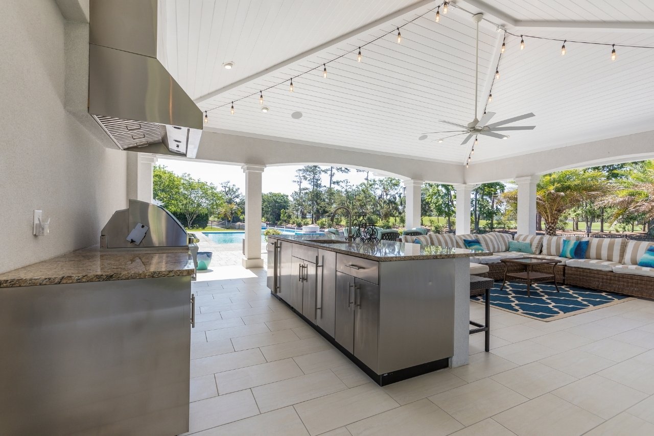home backyard kitchen and seating area (1)
