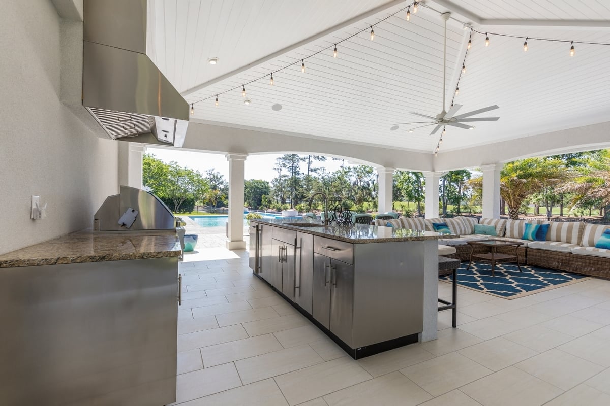 home backyard kitchen and seating area (1)