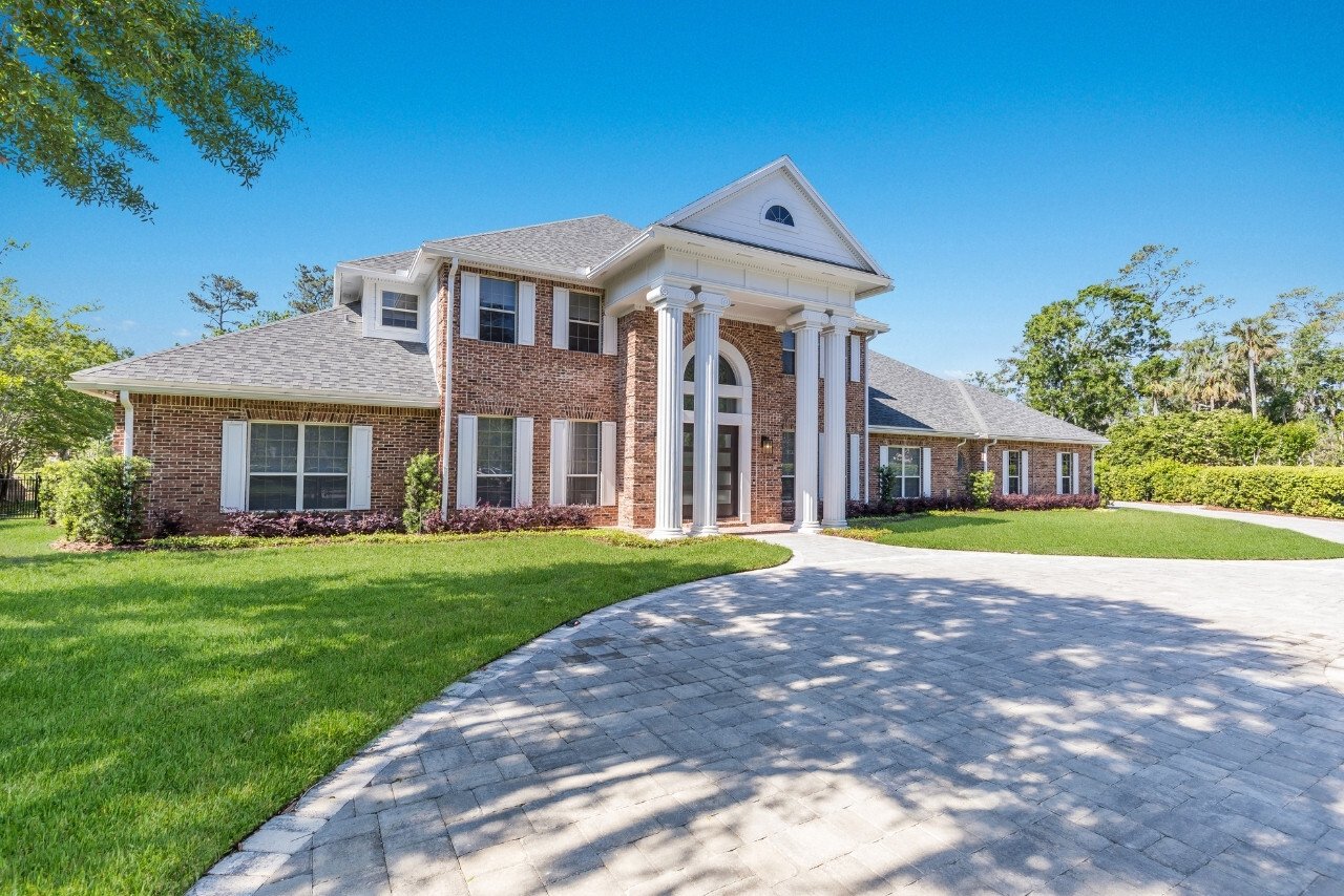 large brick home with pillars in ponte vedra beach florida (1)