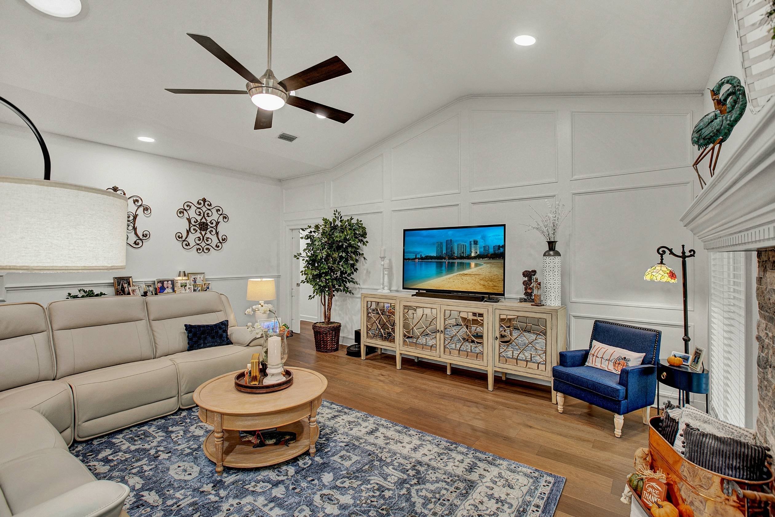 home renovation in jax beach with living room with decorative molding